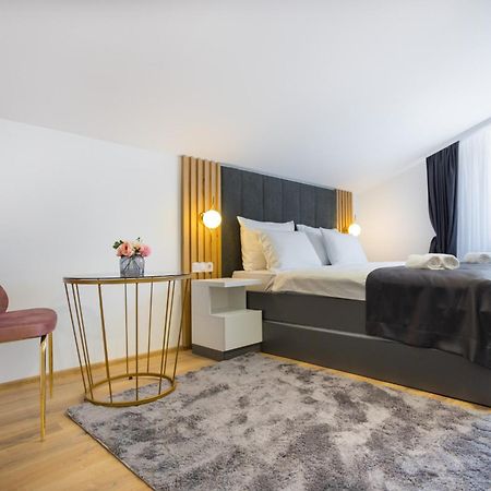 Apartamento Happy House Old Town Luxury SJJ Exterior foto